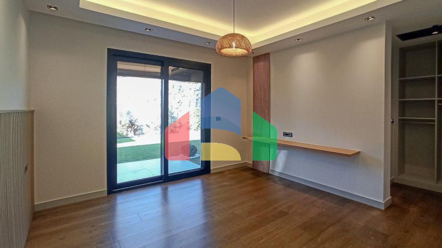 Вилла 7+2 с видом на море в Бодрум