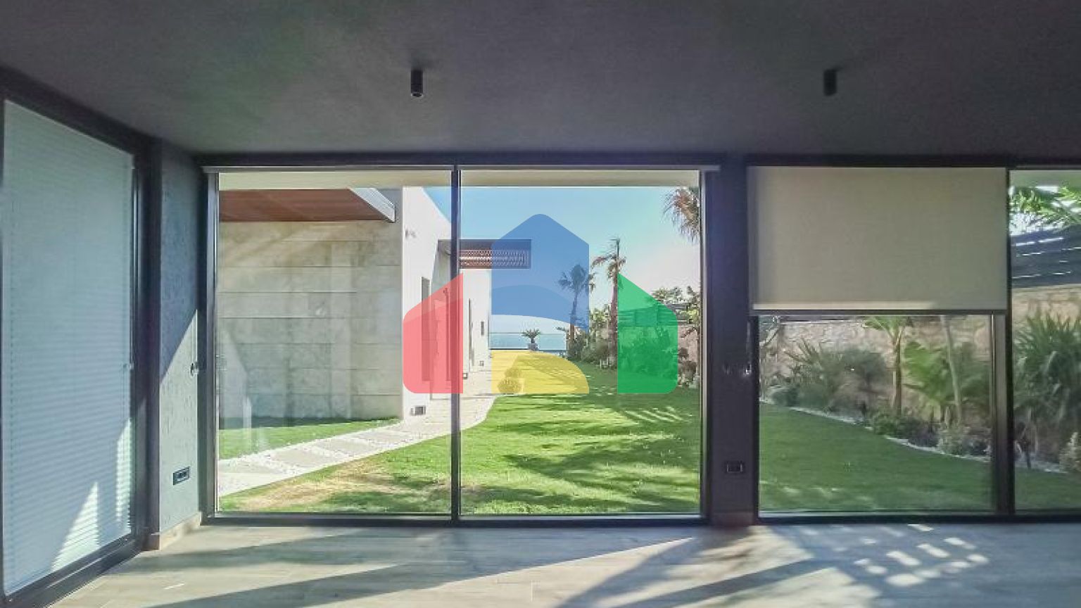 Вилла 7+2 с видом на море в Бодрум