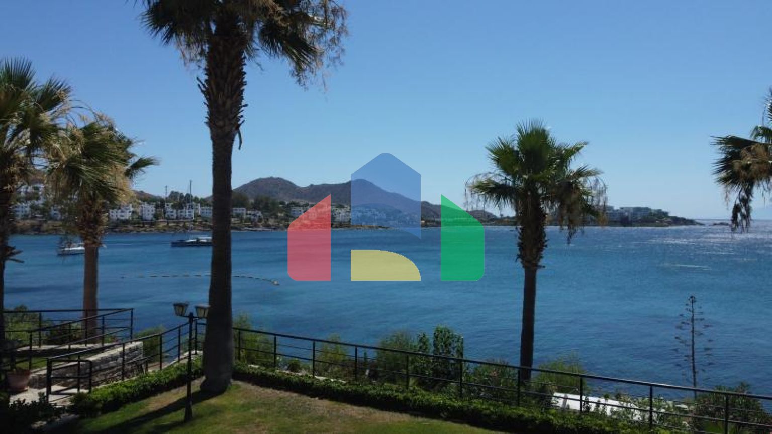 Вилла 7+1 с видом на море в Бодрум