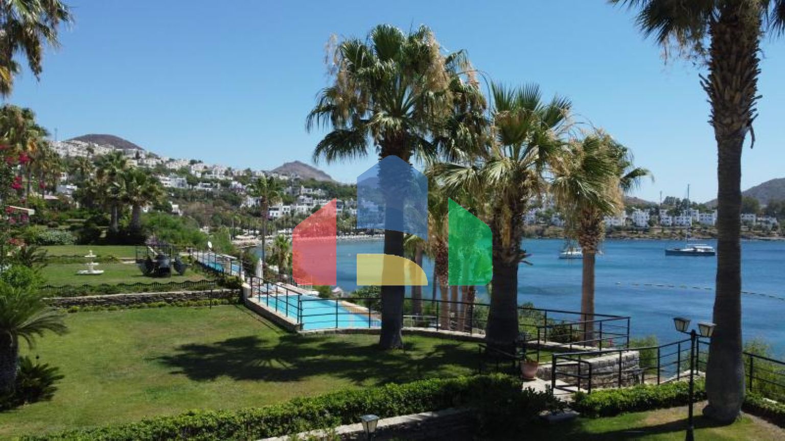 Вилла 7+1 с видом на море в Бодрум