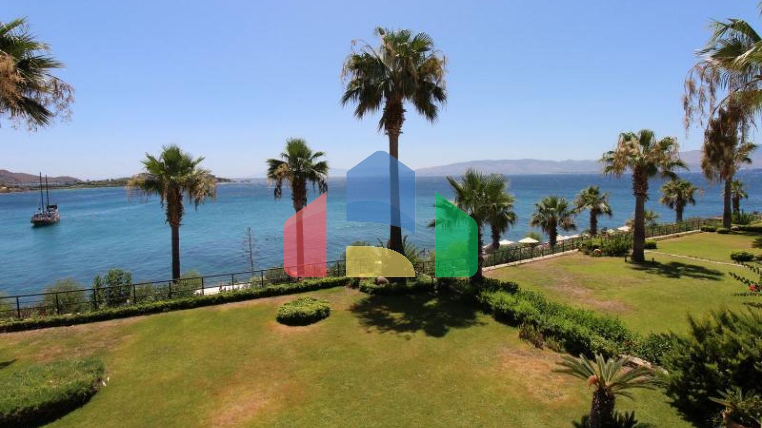 Вилла 7+1 с видом на море в Бодрум