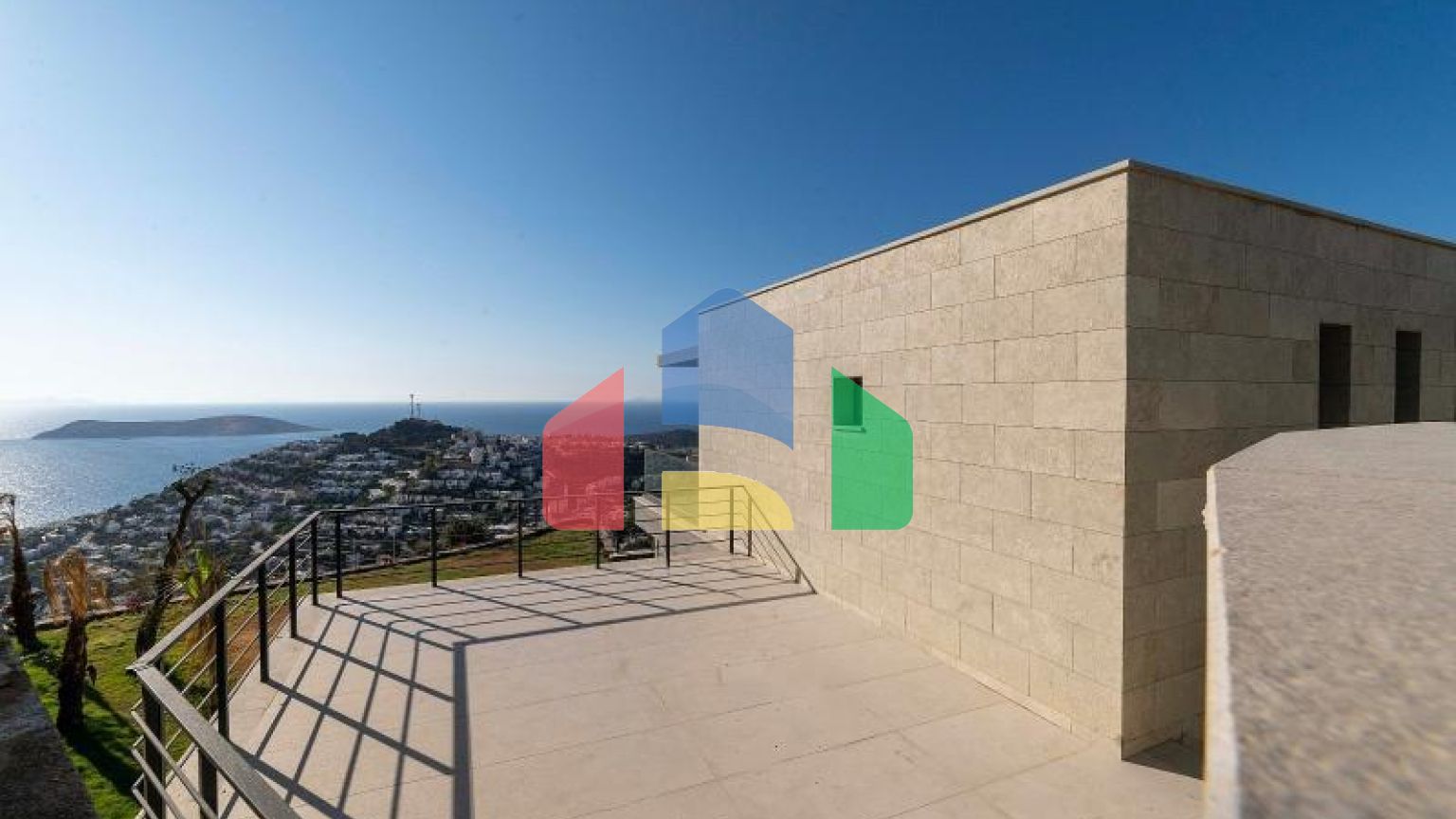 Вилла 5+1 с видом на море в Бодрум