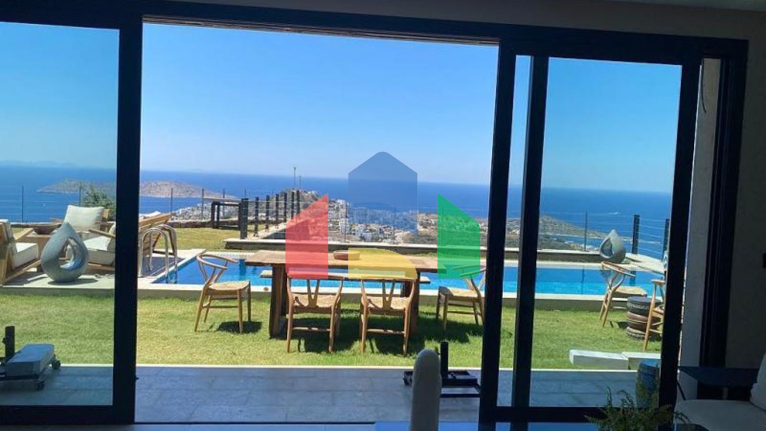 Вилла 5+1 с видом на море в Бодрум