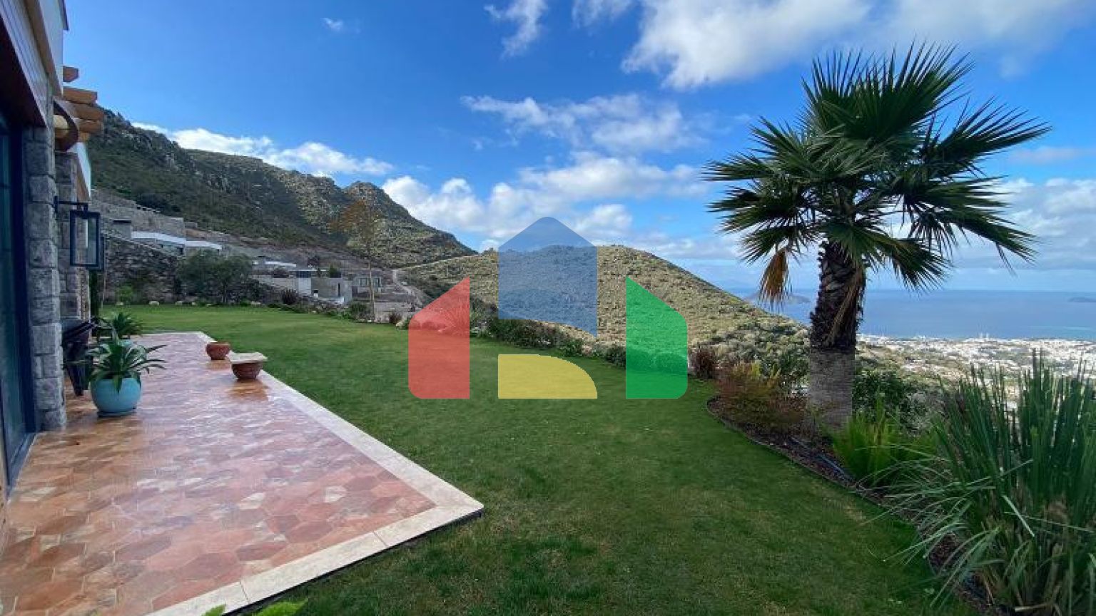 Вилла 4+3 с видом на море в Бодрум