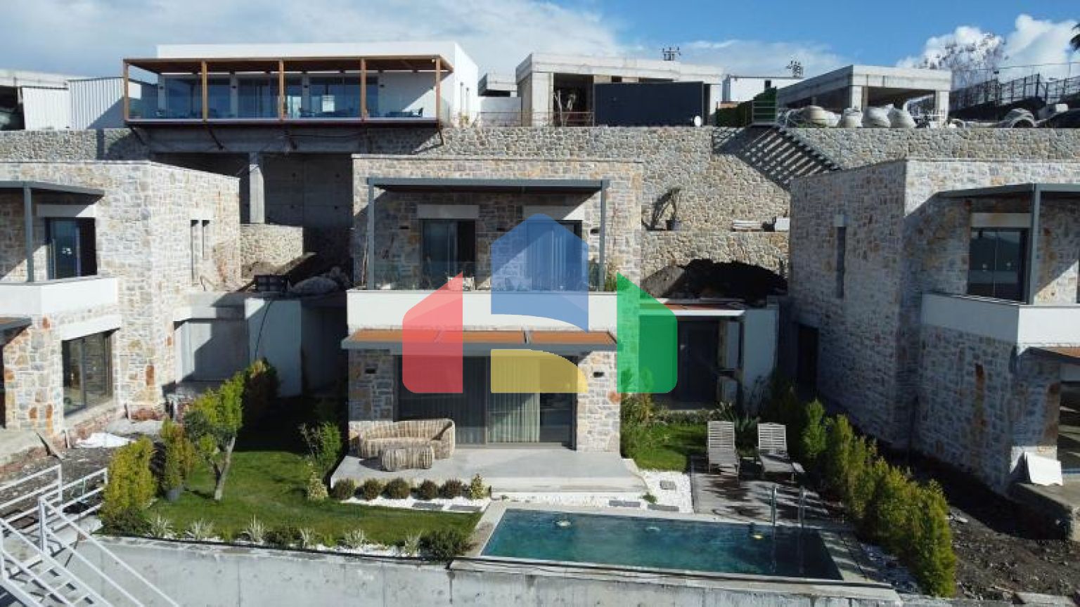 Вилла 3+1 с видом на море в Бодрум