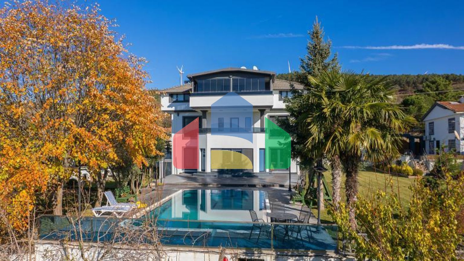 Вилла 9+4 в Стамбуле