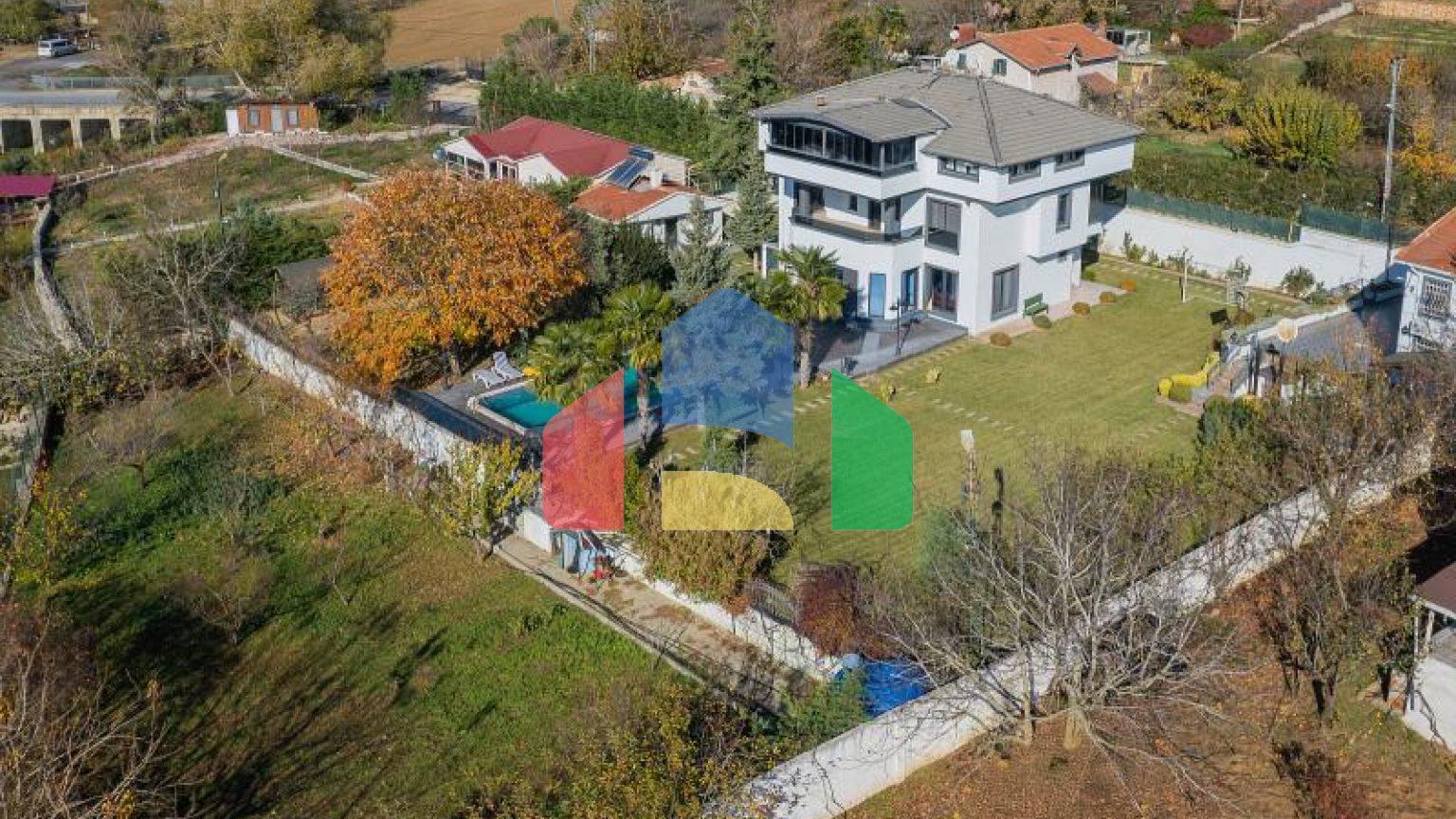 Вилла 9+4 в Стамбуле