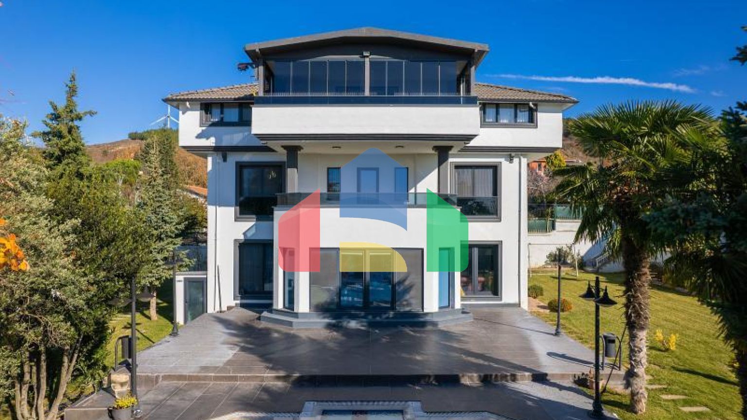 Вилла 9+4 в Стамбуле