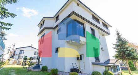 Вилла 9+4 в Стамбуле