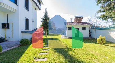 Вилла 9+4 в Стамбуле