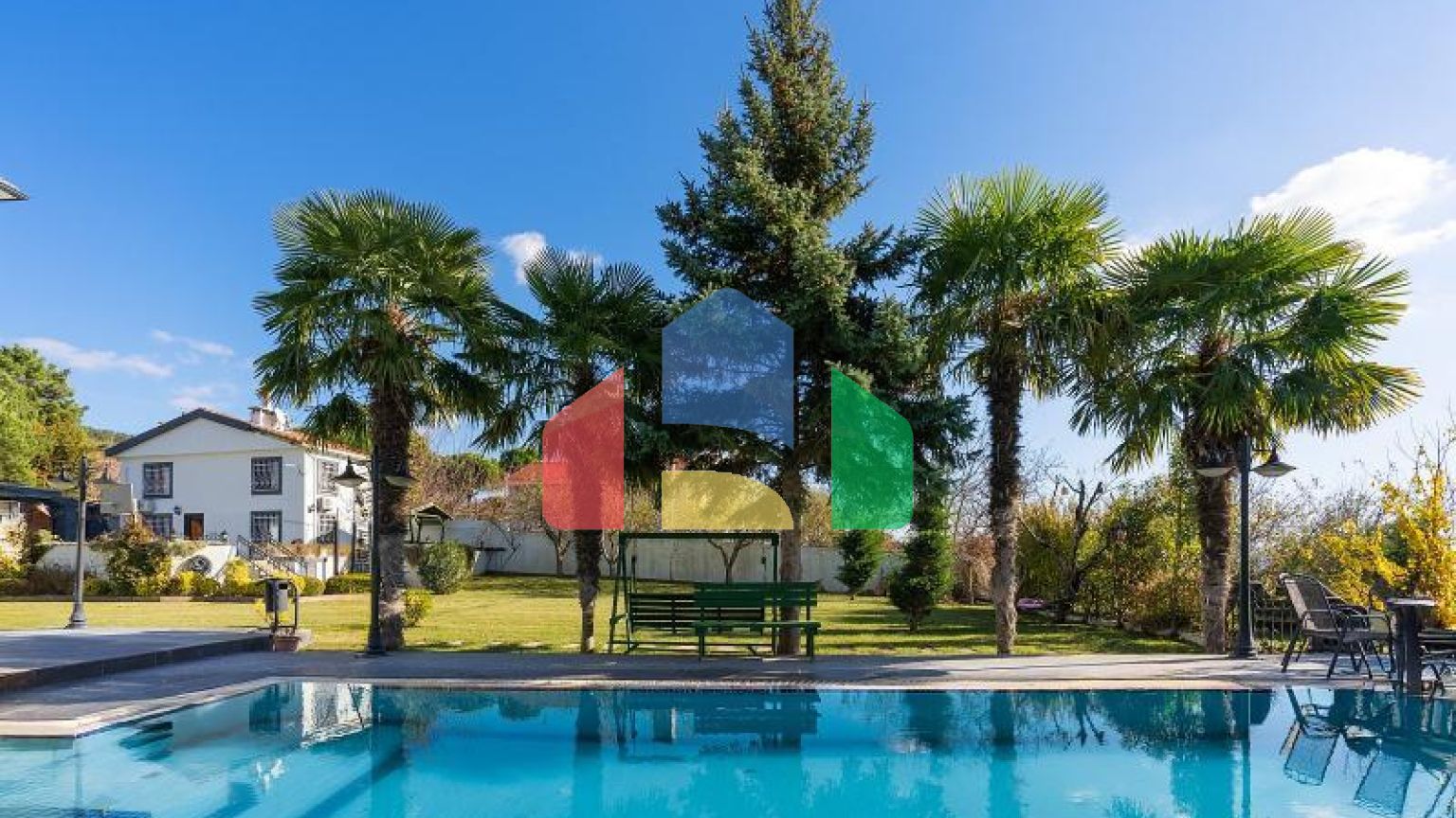 Вилла 9+4 в Стамбуле