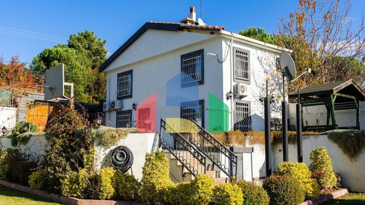 Вилла 9+4 в Стамбуле