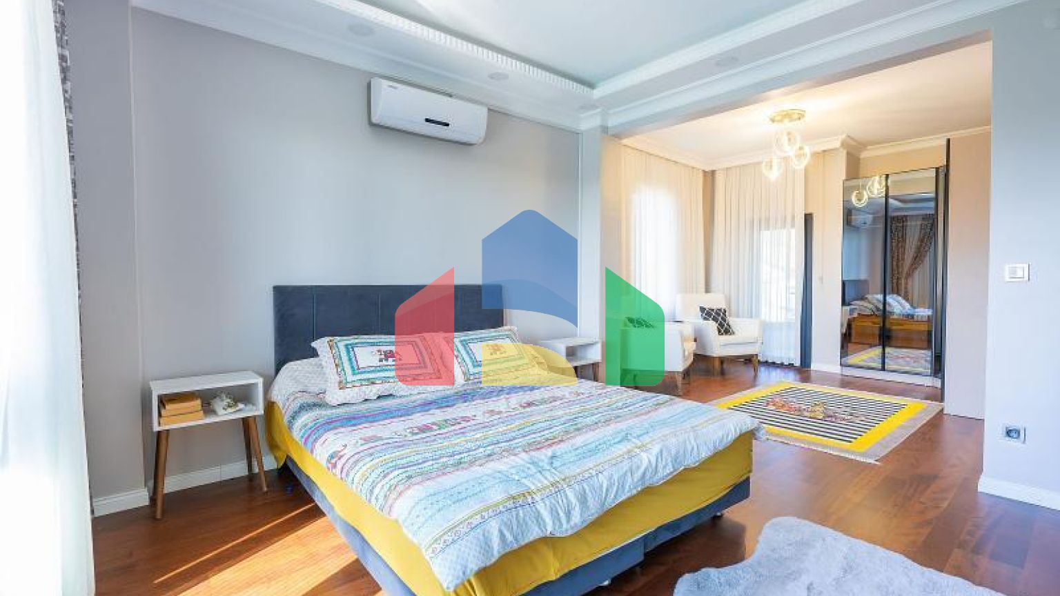 Вилла 9+4 в Стамбуле