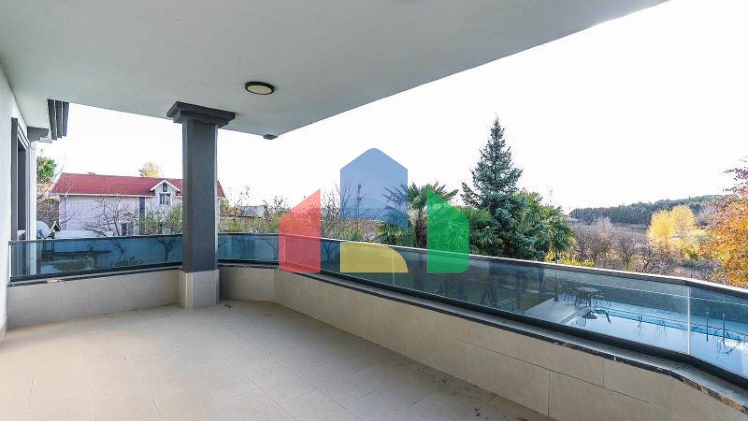 Вилла 9+4 в Стамбуле