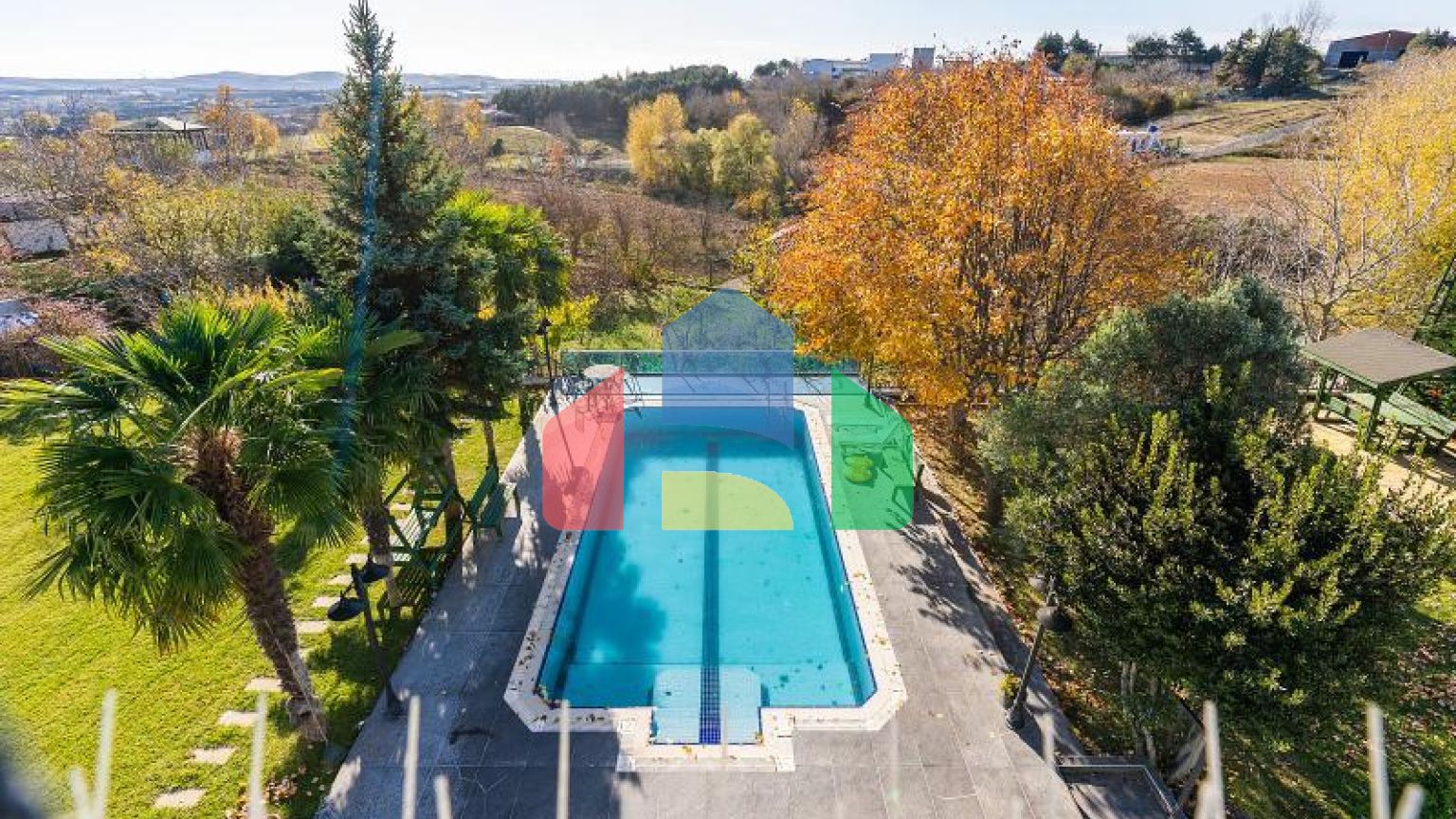 Вилла 9+4 в Стамбуле