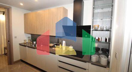 Квартира 4+1 с видом на море в Стамбуле