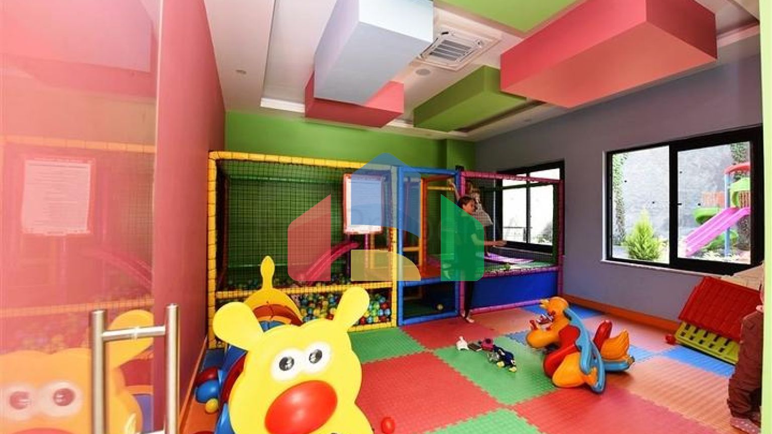 Квартира 1+1 с видом на горы в современном комплексе