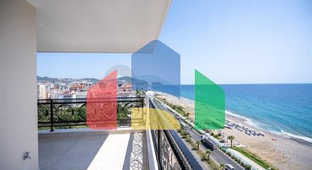 Просторий двоповерховий пентхаус під громадянство на першій береговій лінії Просторий двоповерховий пентхаус під громадянство на першій береговій лінії