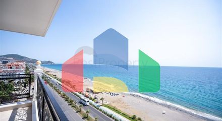 Просторий двоповерховий пентхаус під громадянство на першій береговій лінії Просторий двоповерховий пентхаус під громадянство на першій береговій лінії