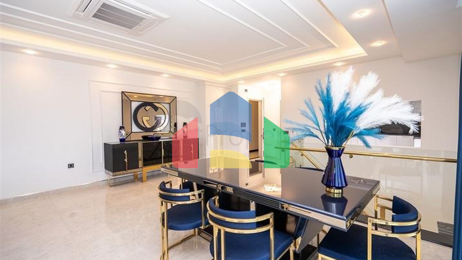 Просторий двоповерховий пентхаус під громадянство на першій береговій лінії