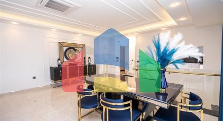 Просторий двоповерховий пентхаус під громадянство на першій береговій лінії Просторий двоповерховий пентхаус під громадянство на першій береговій лінії