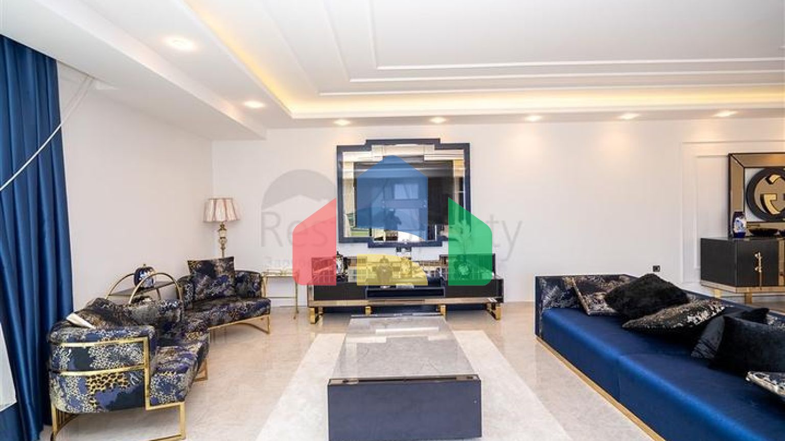 Просторий двоповерховий пентхаус під громадянство на першій береговій лінії