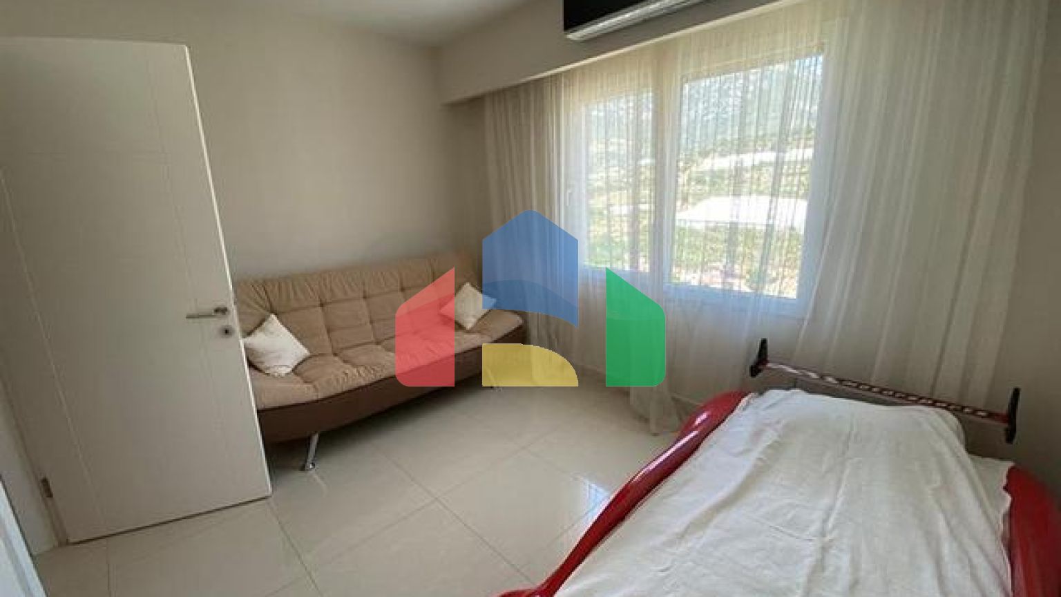 Чотирикімнатні апартаменти в Махмутларі