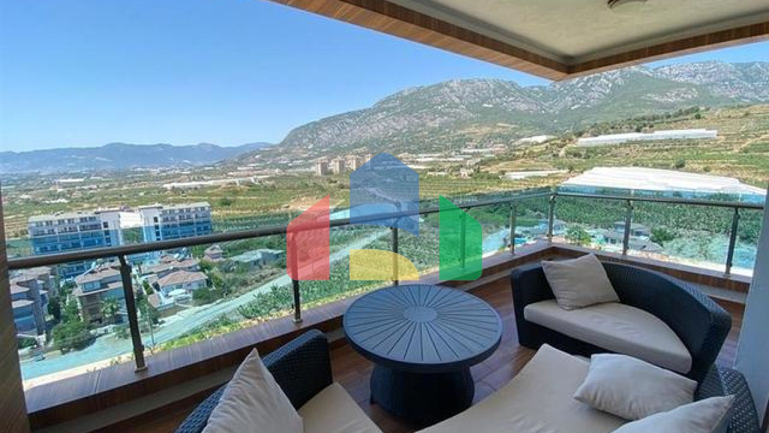 Чотирикімнатні апартаменти в Махмутларі