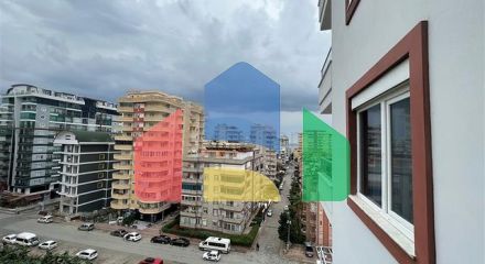 Трехкомнатная квартира в 450 м от моря