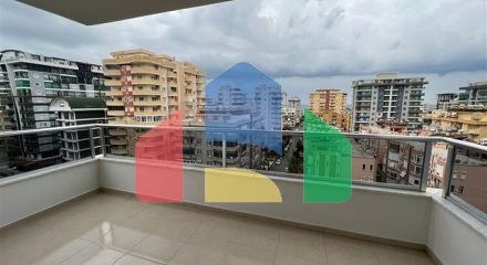 Трехкомнатная квартира в 450 м от моря