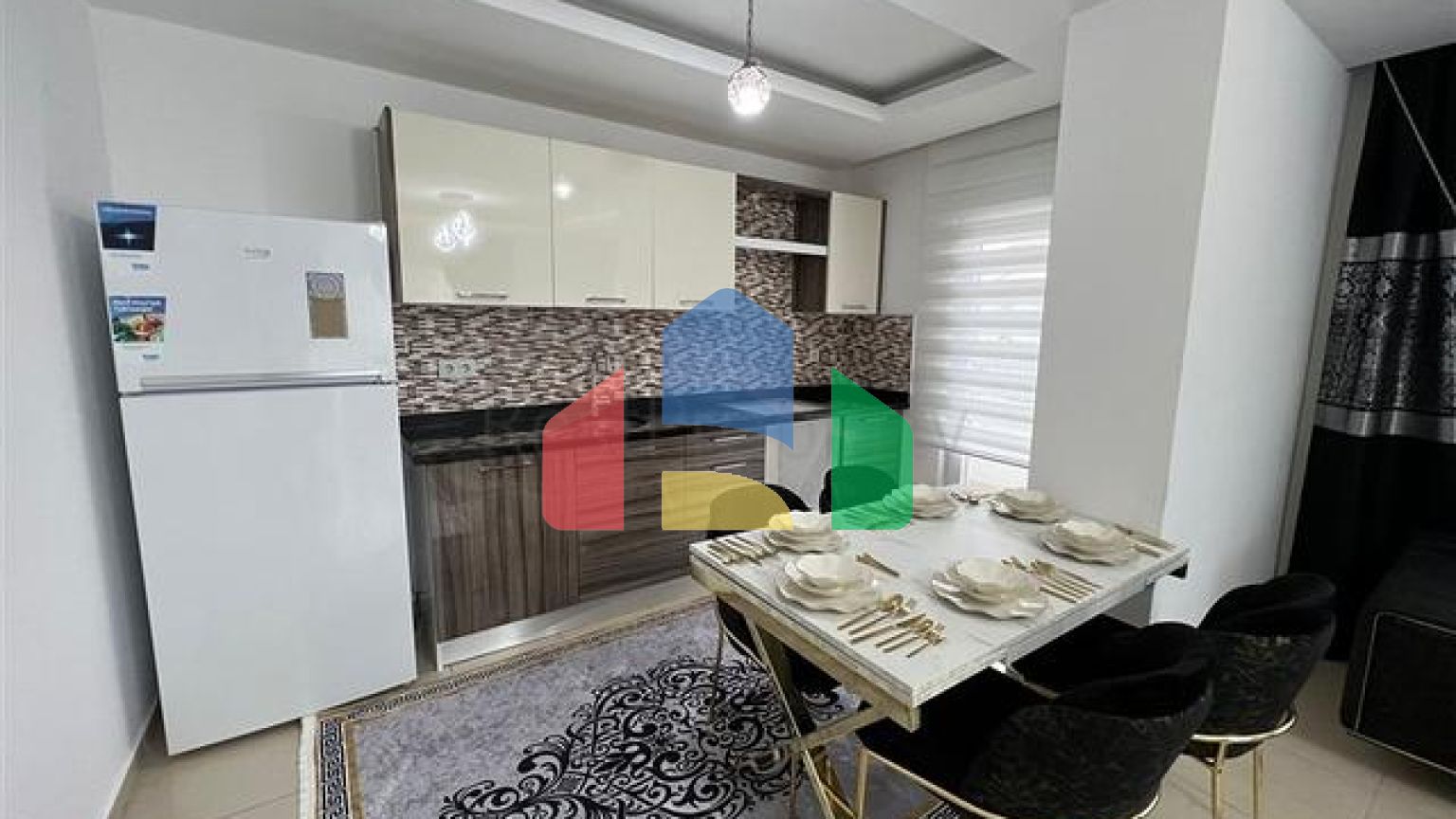 Трехкомнатная квартира в 450 м от моря