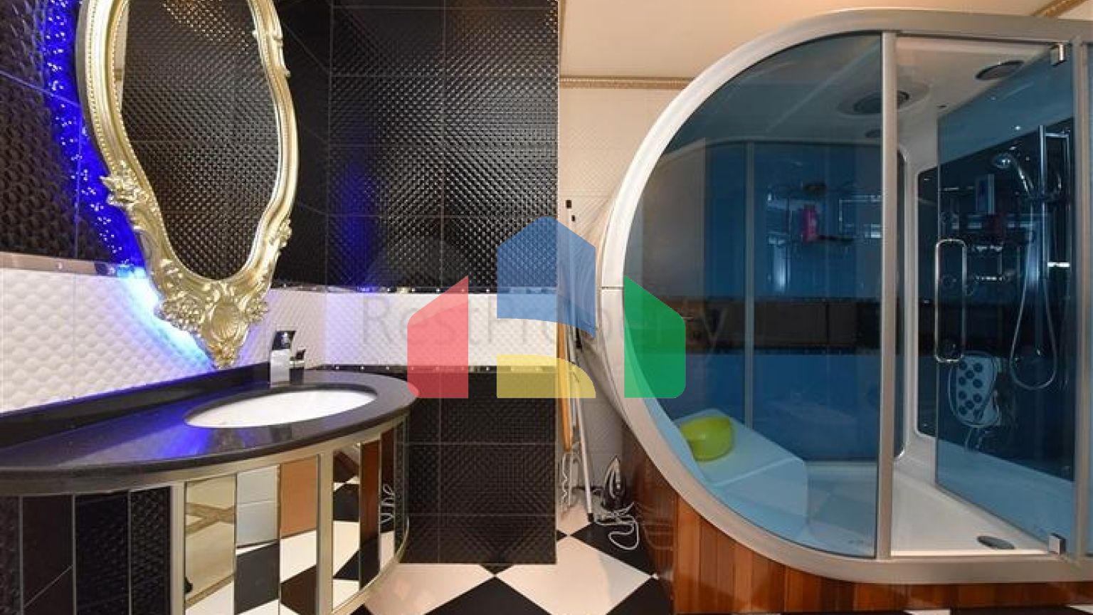 Королевские апартаменты 3+1 в комплексе отельного типа в Махмутларе