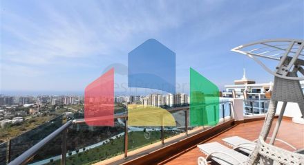 Королевские апартаменты 3+1 в комплексе отельного типа в Махмутларе