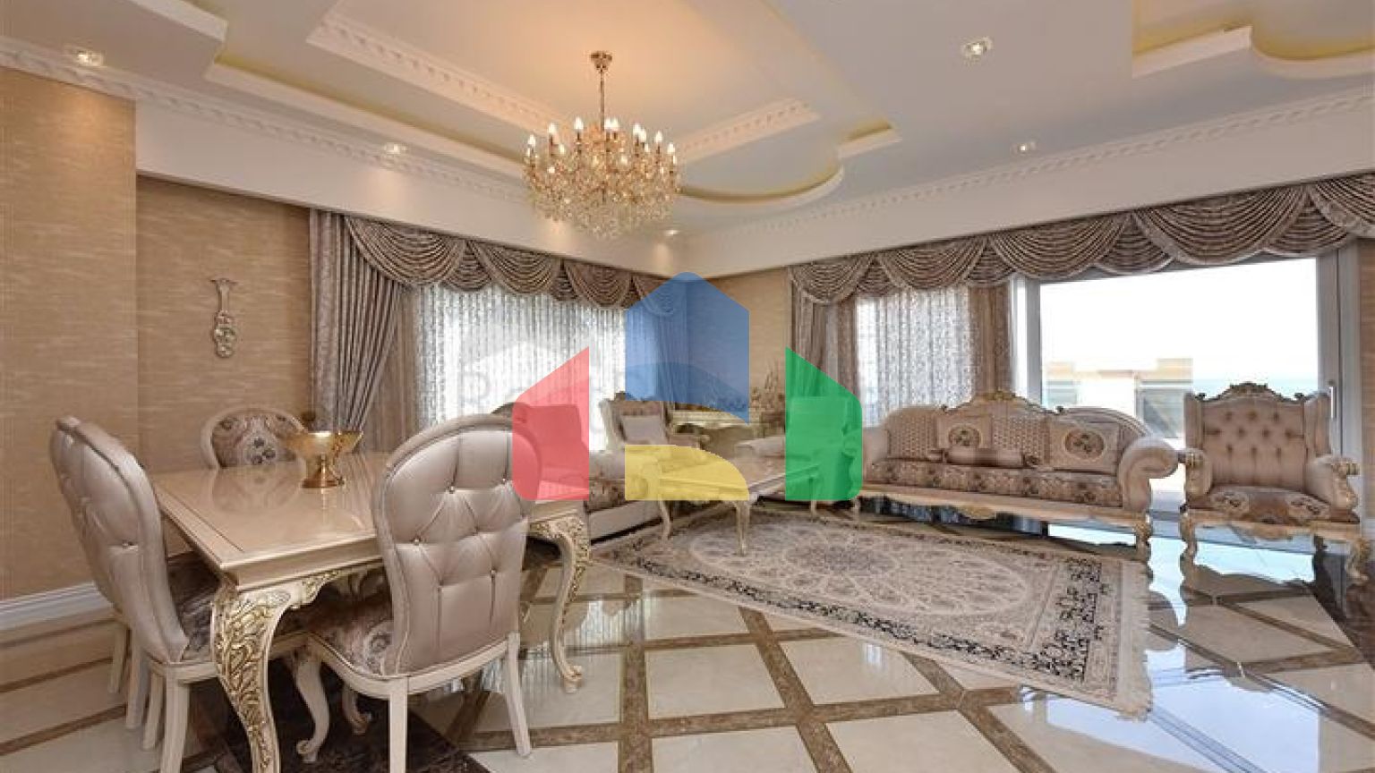 Королевские апартаменты 3+1 в комплексе отельного типа в Махмутларе