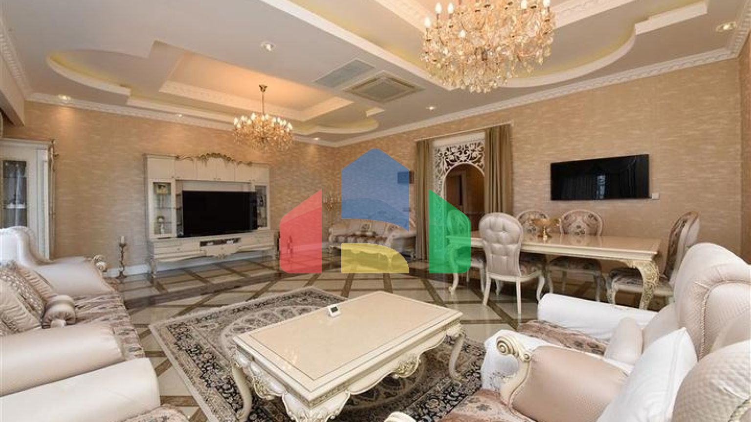 Королевские апартаменты 3+1 в комплексе отельного типа в Махмутларе