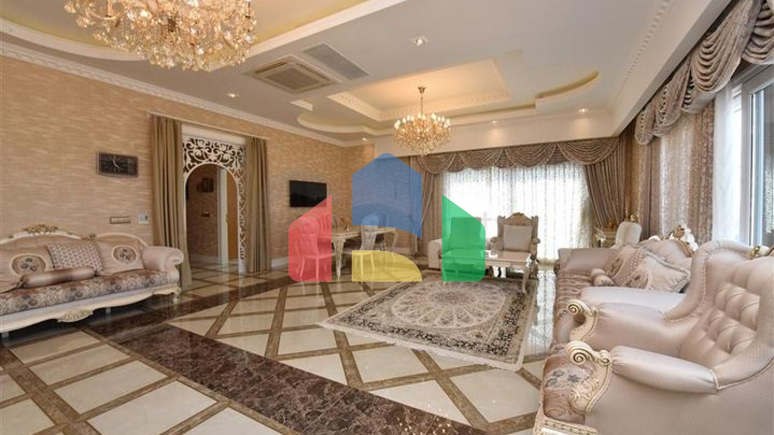 Королевские апартаменты 3+1 в комплексе отельного типа в Махмутларе