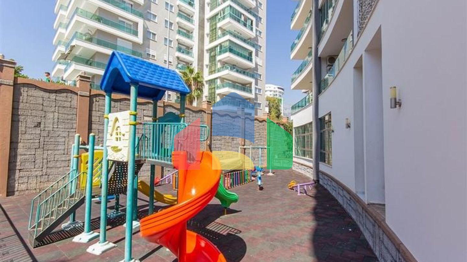 Квартира планировкой 1+1 в современном комплексе