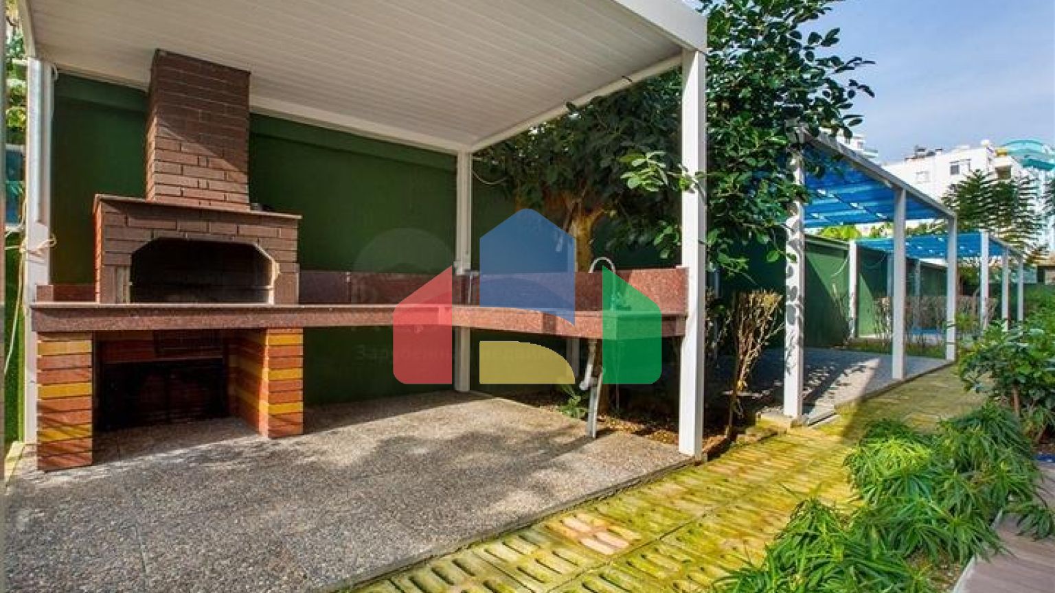 Меблированная квартира планировкой 2+1 в районе Махмутлар