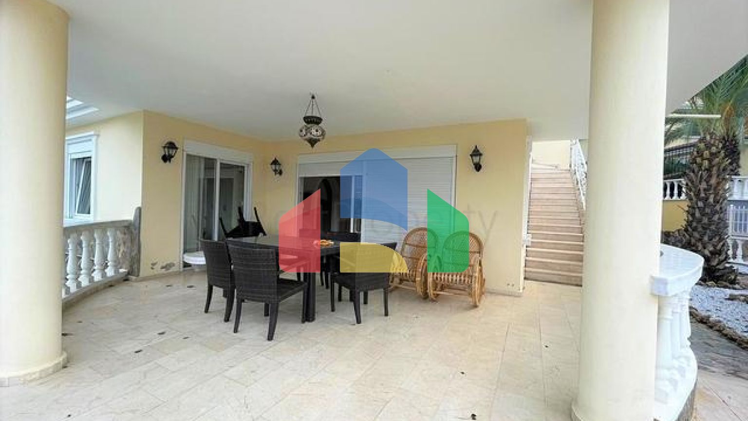 Вилла 3+1 в районе Махмутлар