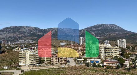 Трехкомнатный пентхаус в жилом комплексе с инфраструктурой