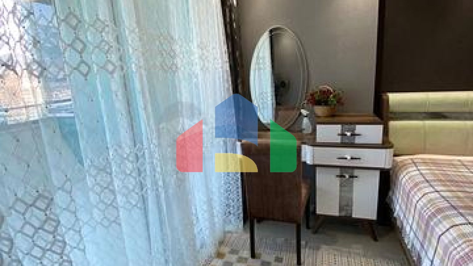 Трехкомнатный пентхаус в жилом комплексе с инфраструктурой