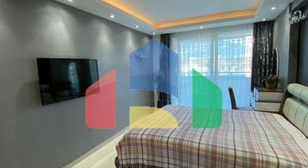 Трехкомнатный пентхаус в жилом комплексе с инфраструктурой