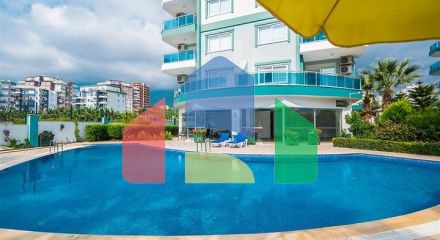 Трехкомнатный пентхаус в жилом комплексе с инфраструктурой