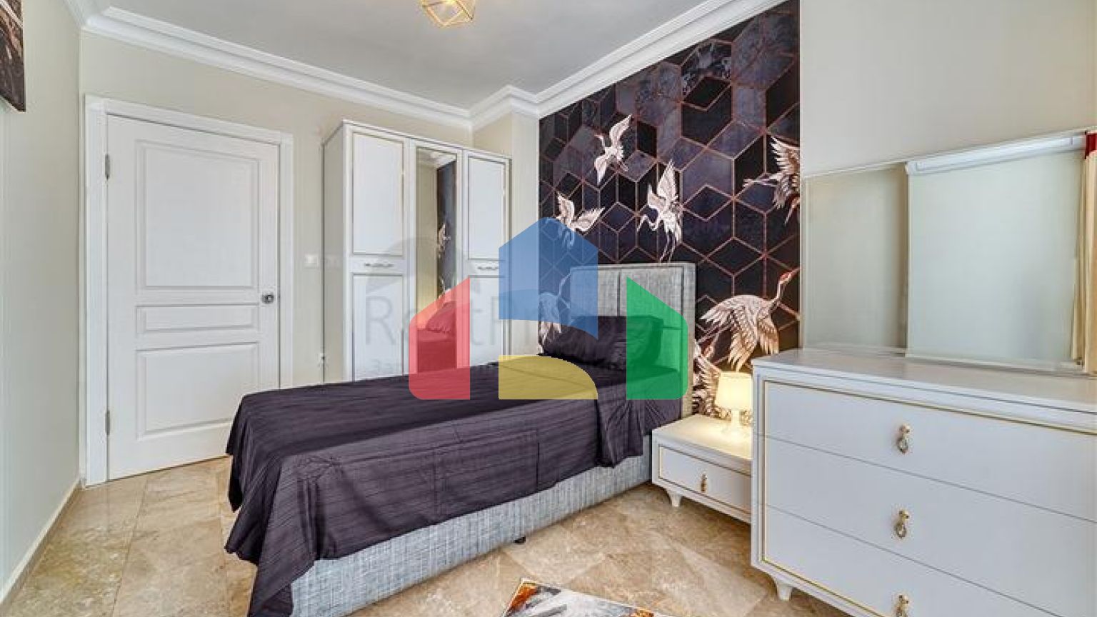 Просторная квартира в районе Махмутлар с видом на море и горы