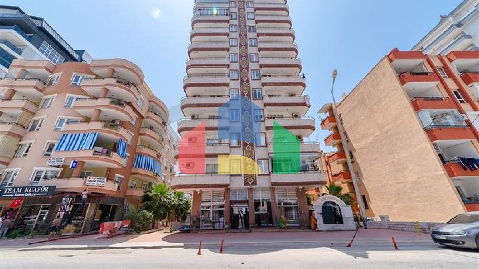 Просторная квартира в районе Махмутлар с видом на море и горы