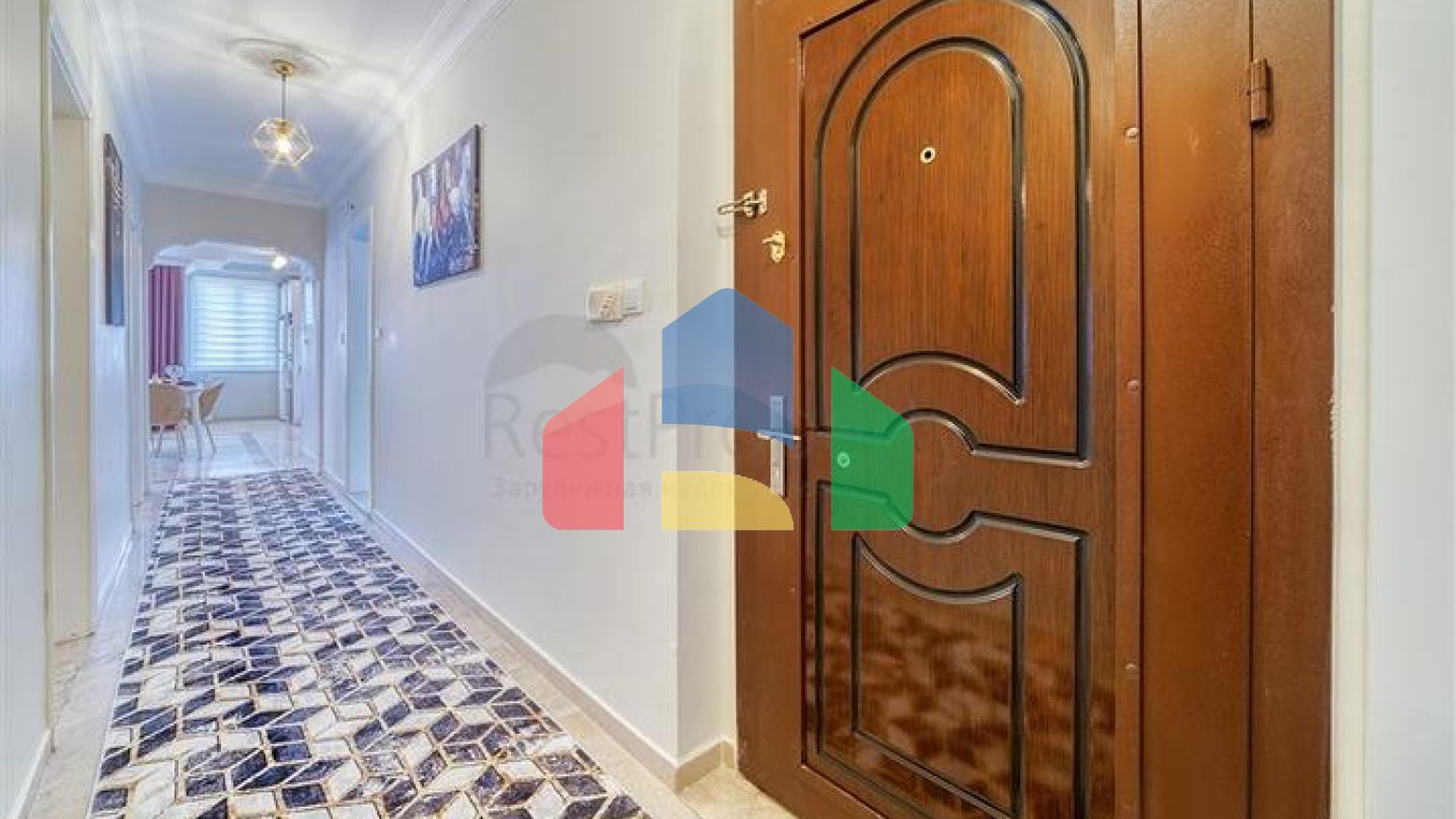 Просторная квартира в районе Махмутлар с видом на море и горы