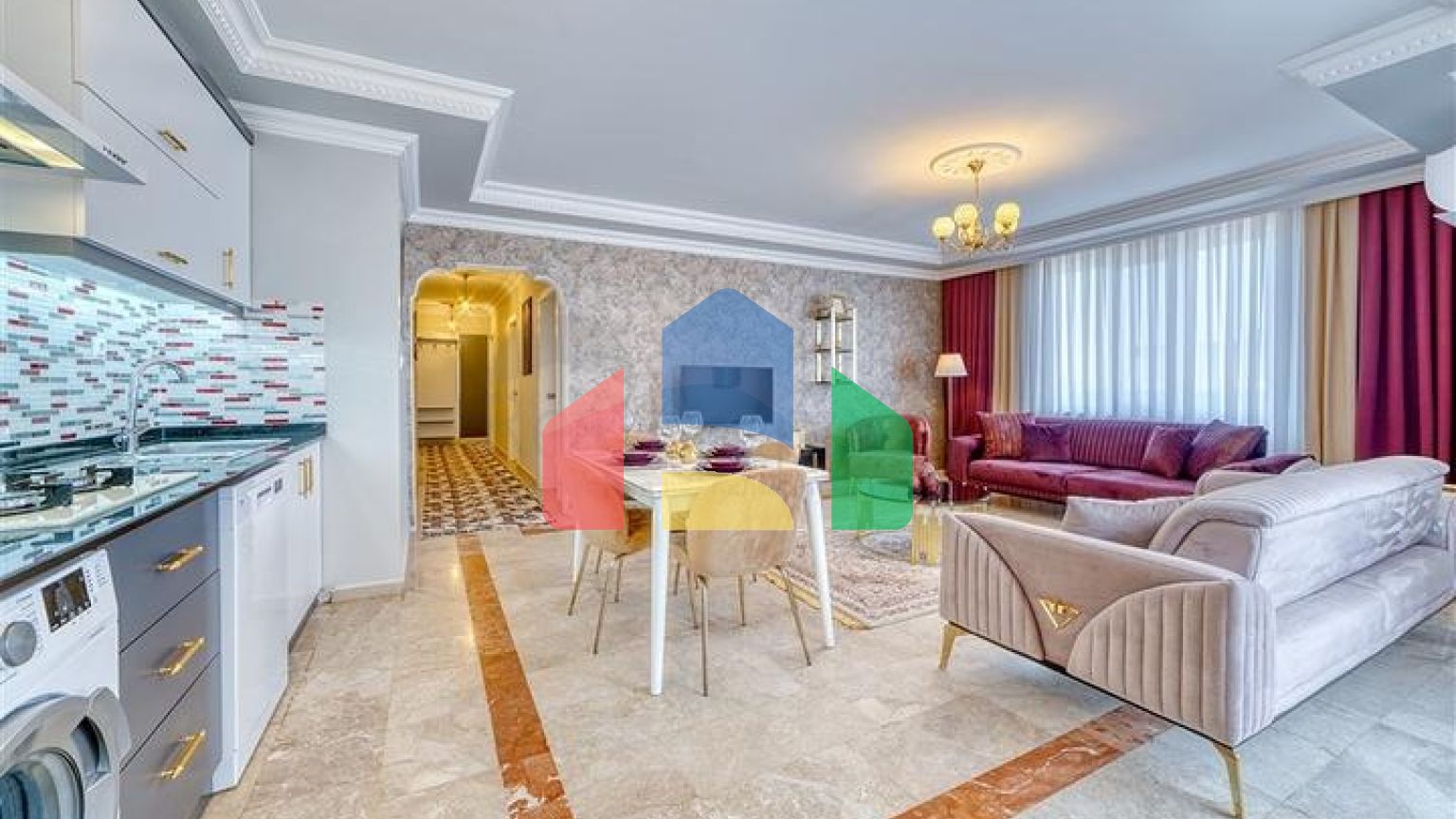 Просторная квартира в районе Махмутлар с видом на море и горы