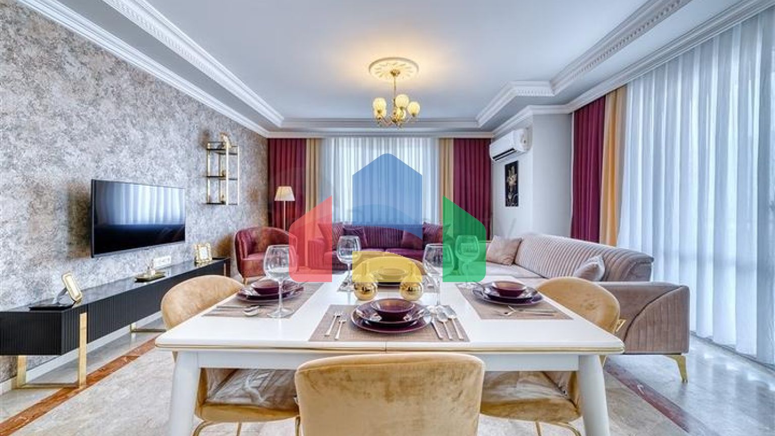 Просторная квартира в районе Махмутлар с видом на море и горы