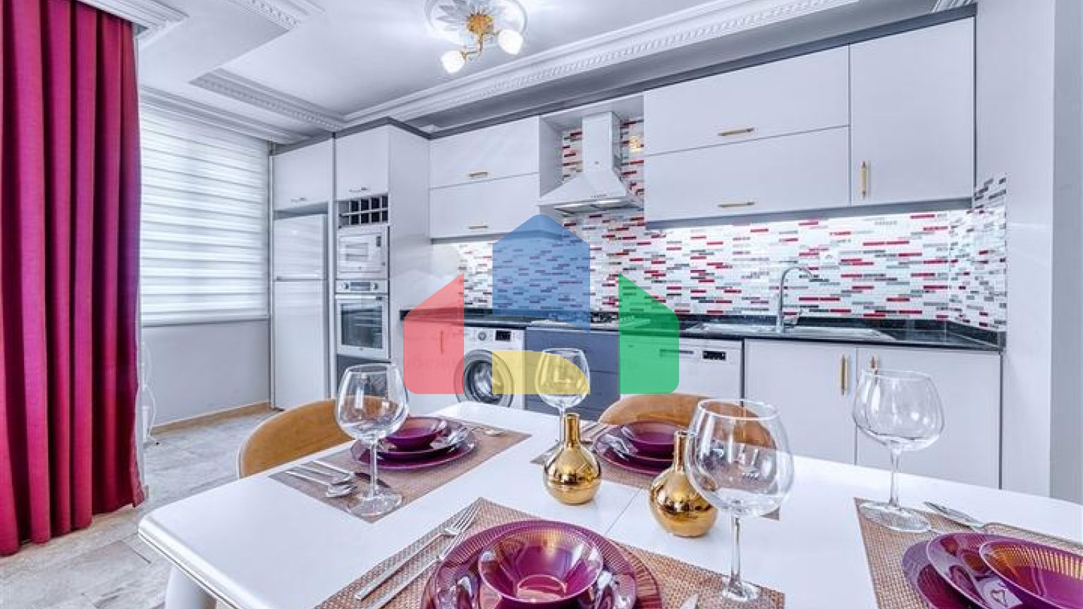 Просторная квартира в районе Махмутлар с видом на море и горы