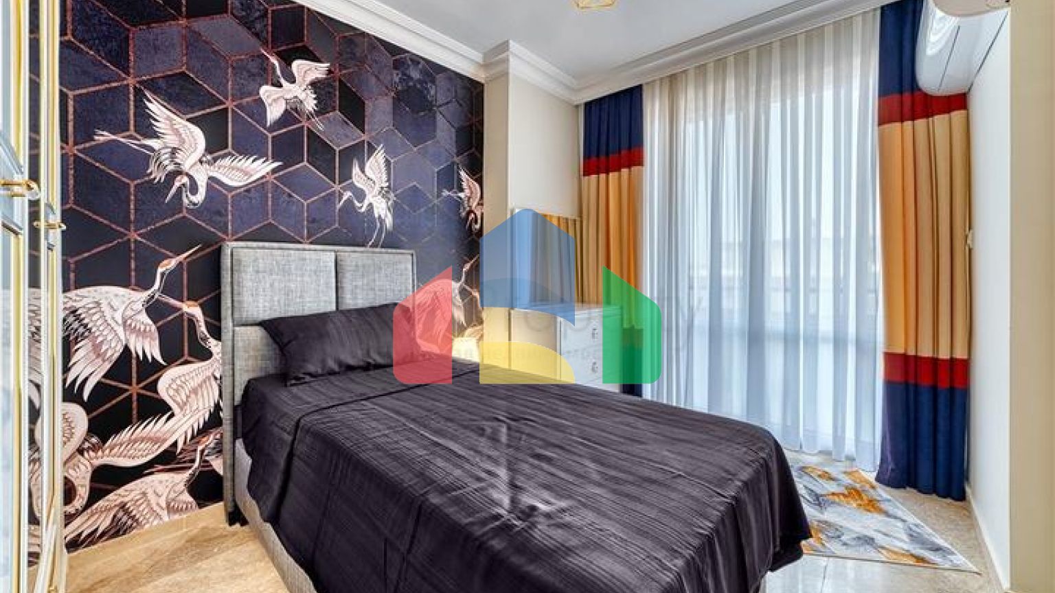 Просторная квартира в районе Махмутлар с видом на море и горы